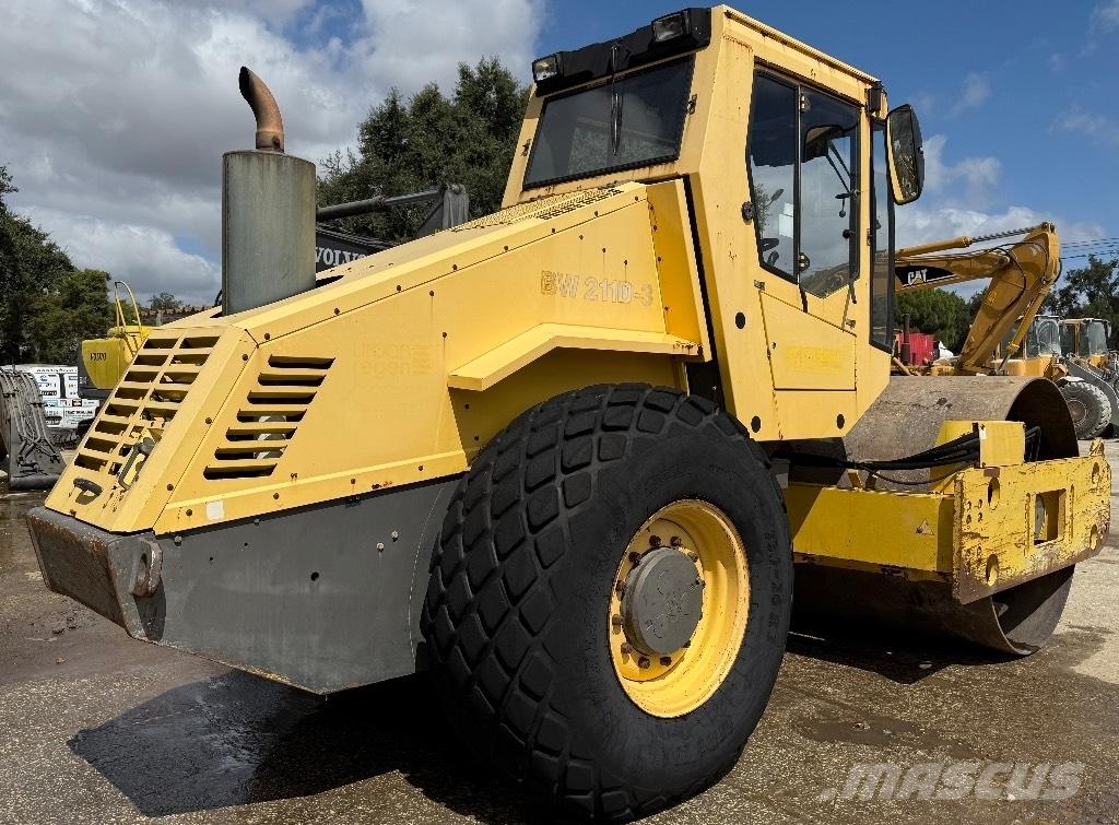 Bomag BW 211 D-3 Valjci sa duplim bubnjem