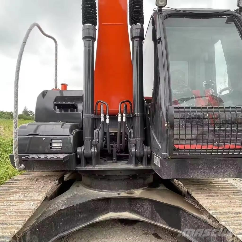 Hitachi ZX 200 Bageri guseničari