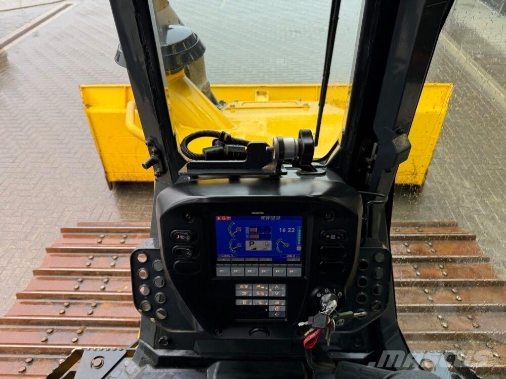 Komatsu D51PXi-24EO Buldožeri guseničari