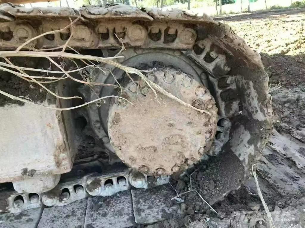 Komatsu PC 210 Bageri guseničari