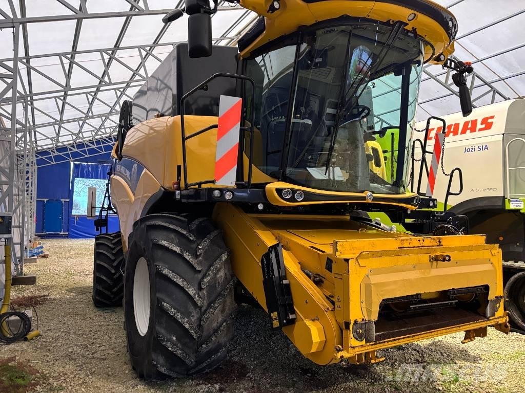 New Holland CX 8.90 Kombajni