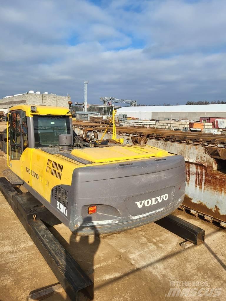 Volvo 210CLR Polovni amfibijski bageri