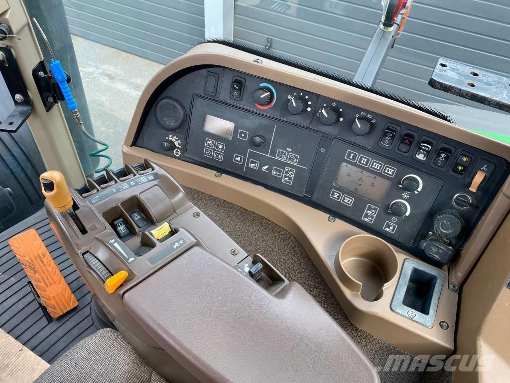 John Deere 8230 ILS Traktori