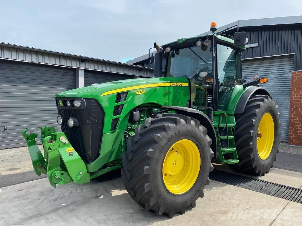 John Deere 8230 ILS Traktori
