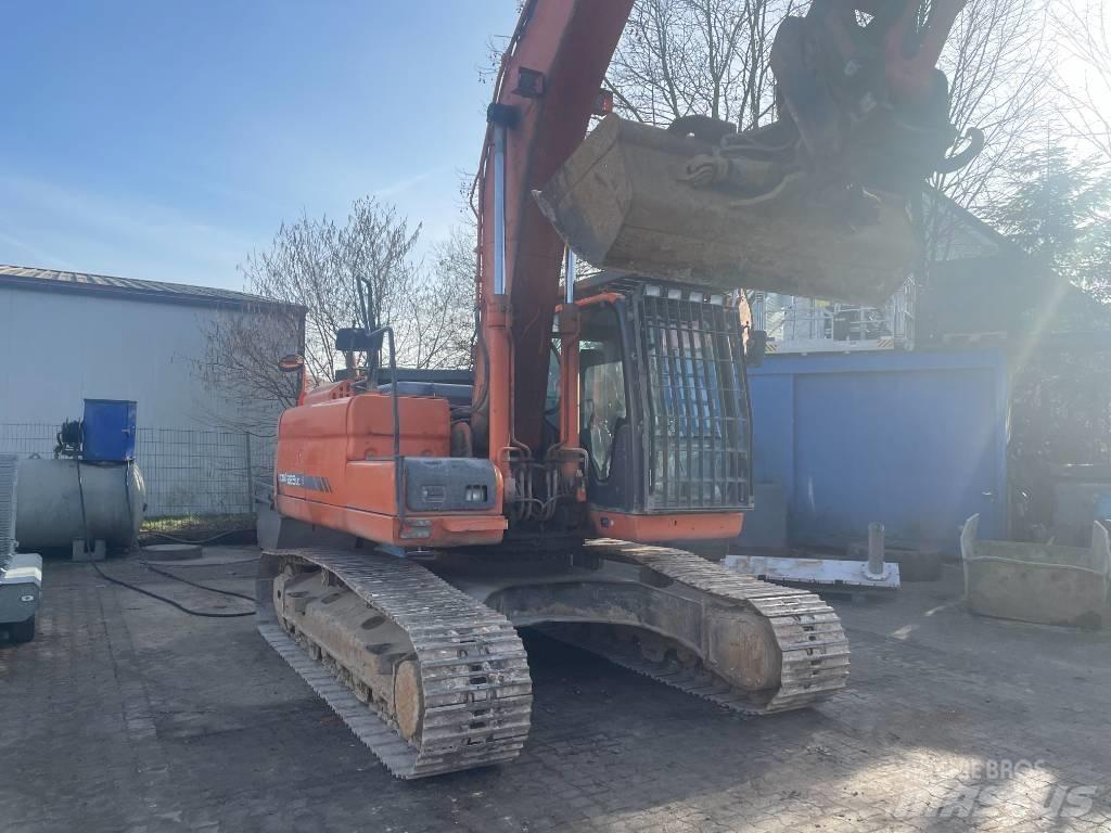 Doosan EXCA Bageri guseničari