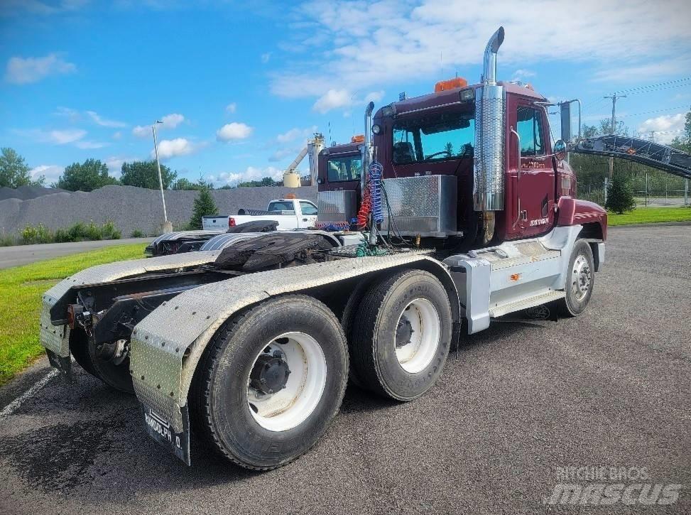 Mack CH 613 Tegljači