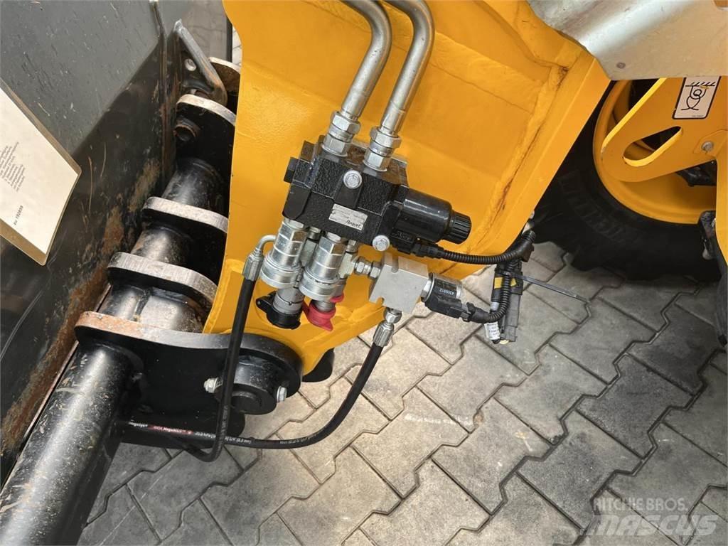 JCB 525-60 Hi Viz Poljoprivredni teleskopski utovarivači
