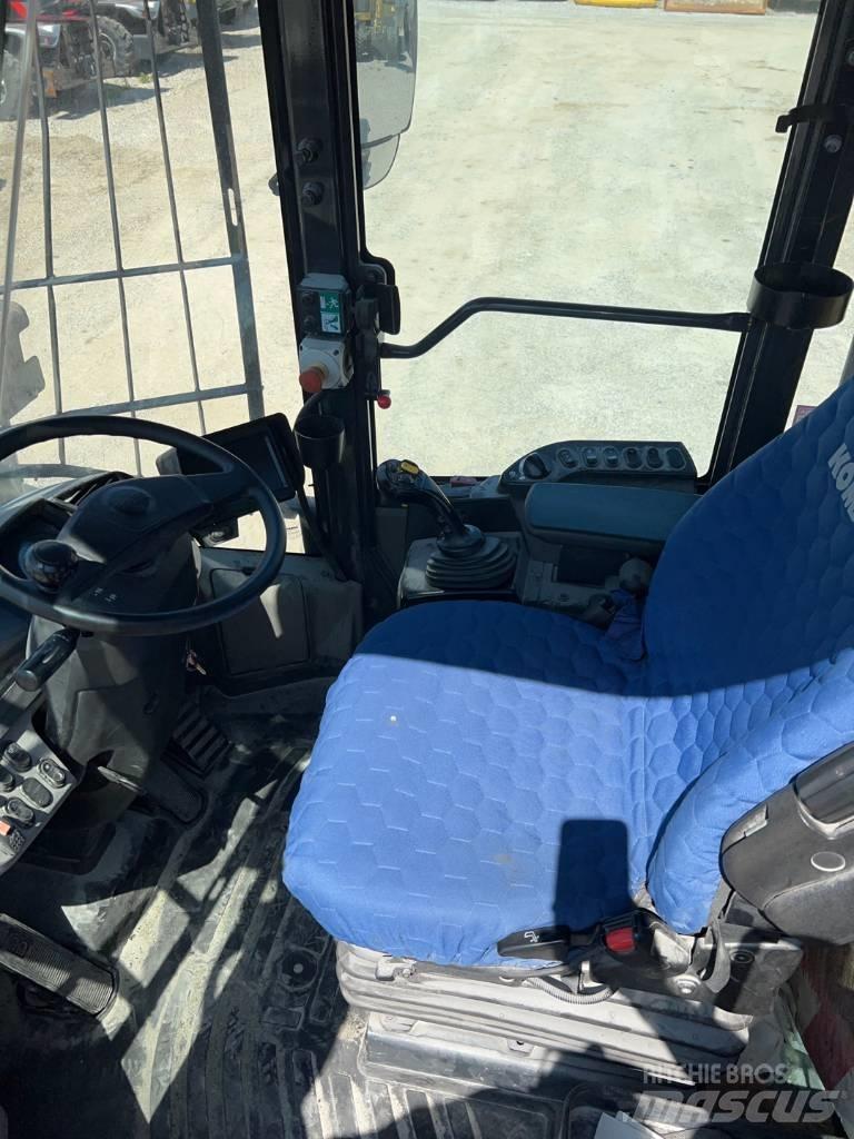 Komatsu WA 270-8 Utovarivači na točkove
