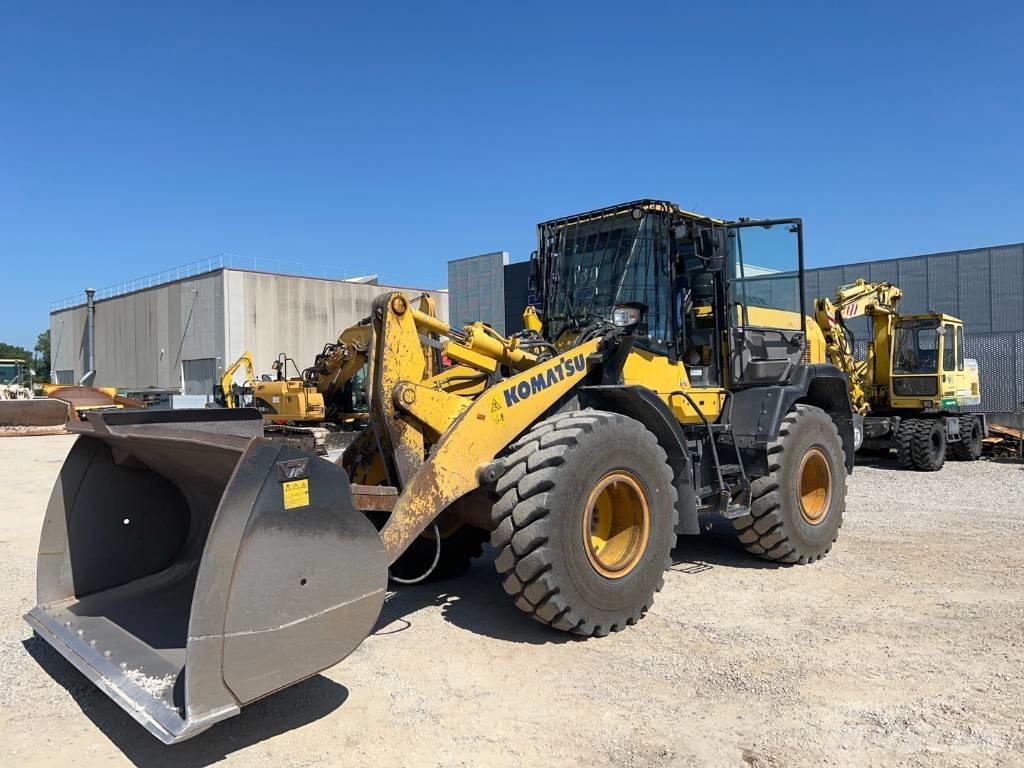 Komatsu WA 270-8 Utovarivači na točkove