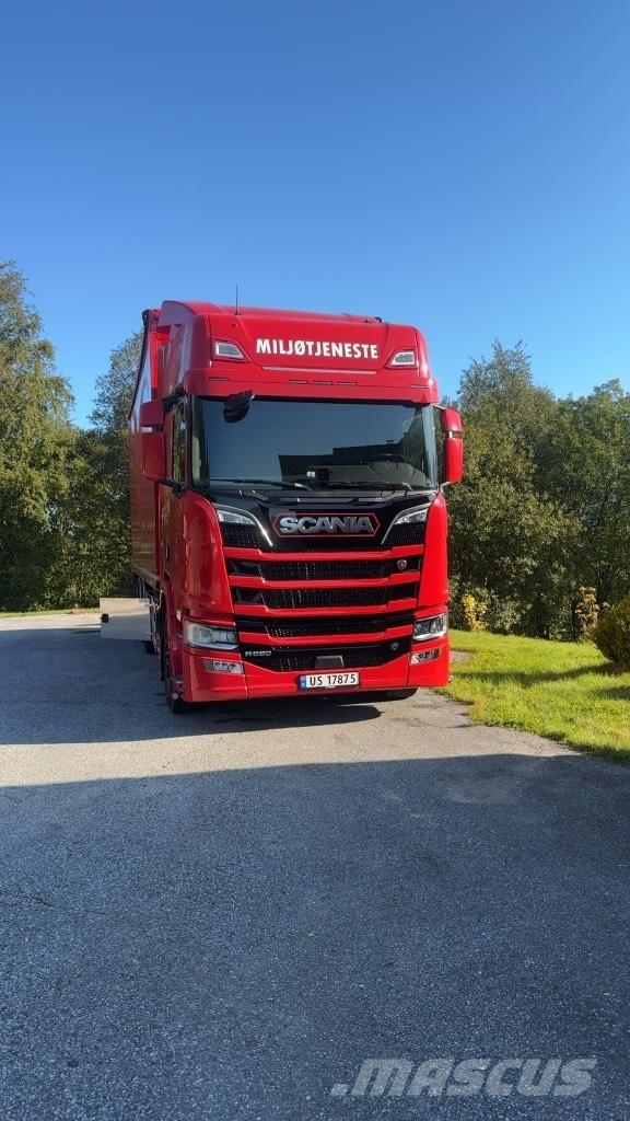 Scania R 590 Kamioni za piljevinu