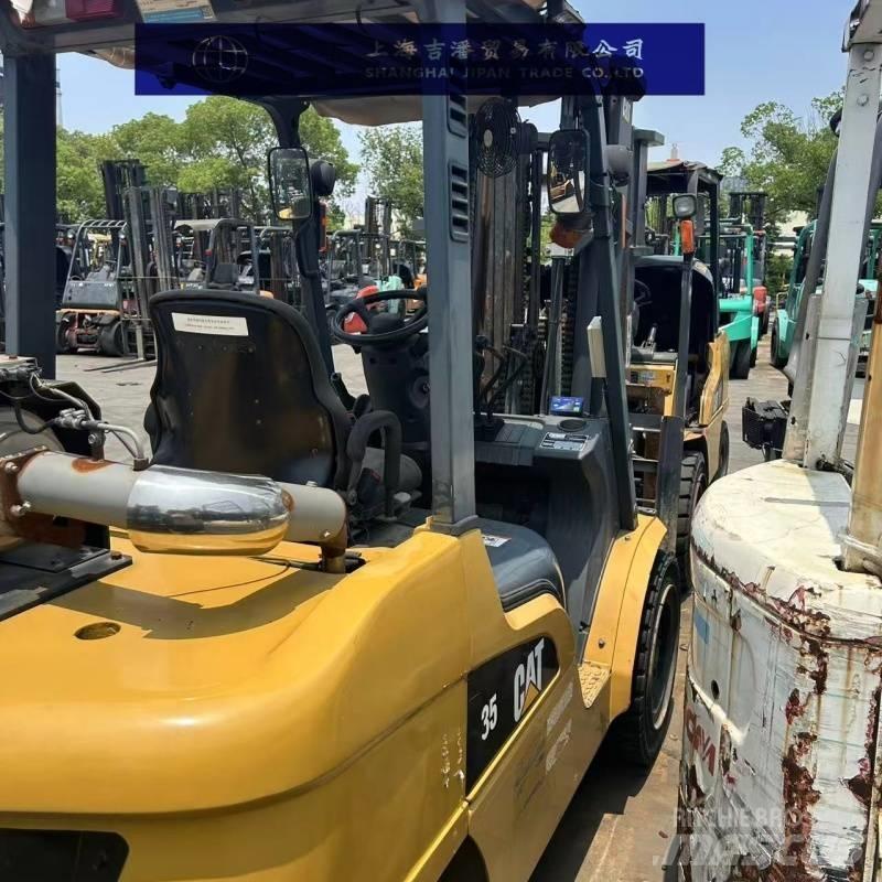 CAT 35 Dizelski viljuškari