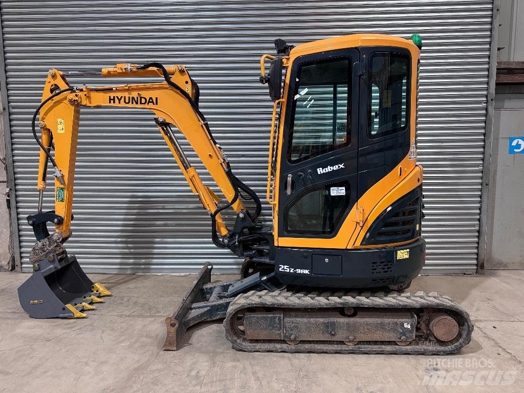 Hyundai R25Z-9 AK Mini bageri < 7t