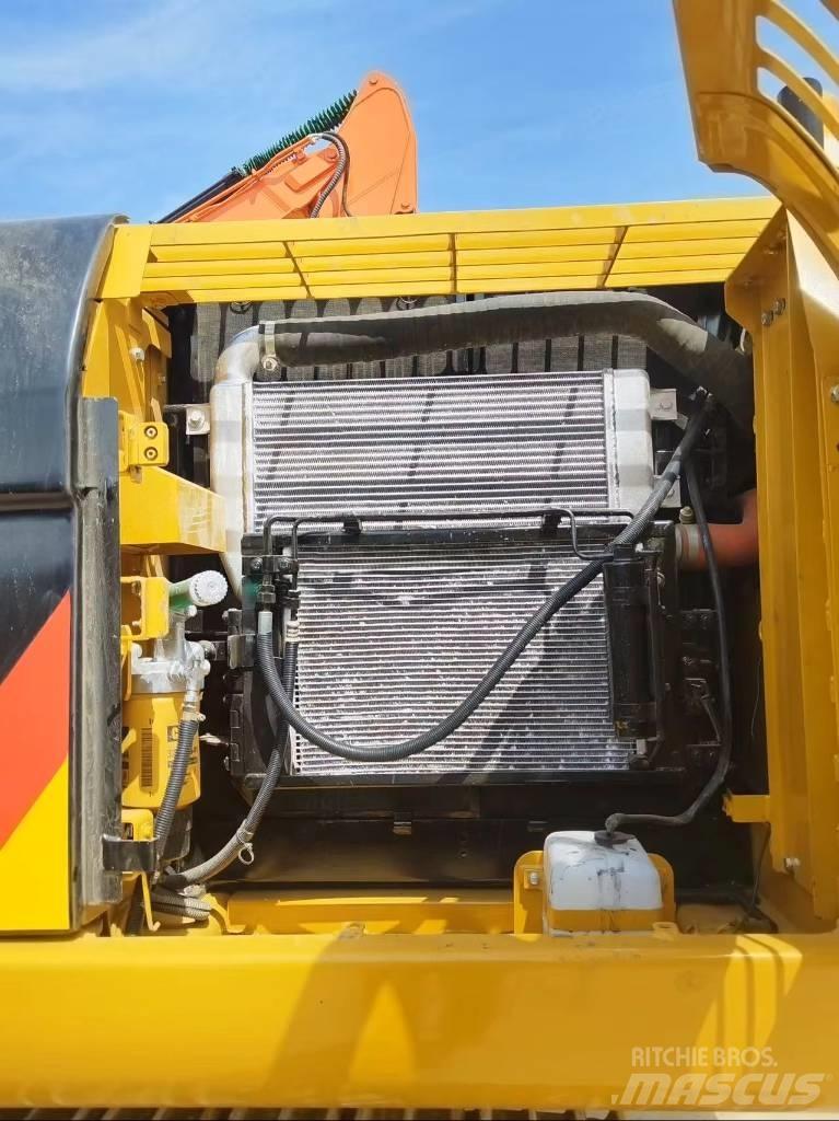 CAT 320 D 2 Midi bageri 7t – 12t