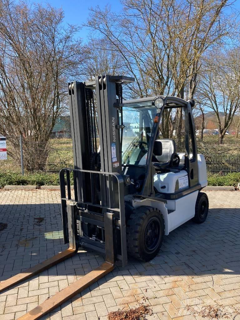 Nissan YG1D2A32Q Dizelski viljuškari