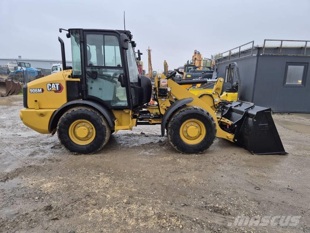 CAT 906M Utovarivači na točkove