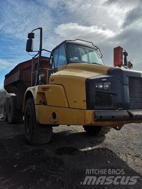 CAT 735 Zglobni damperi