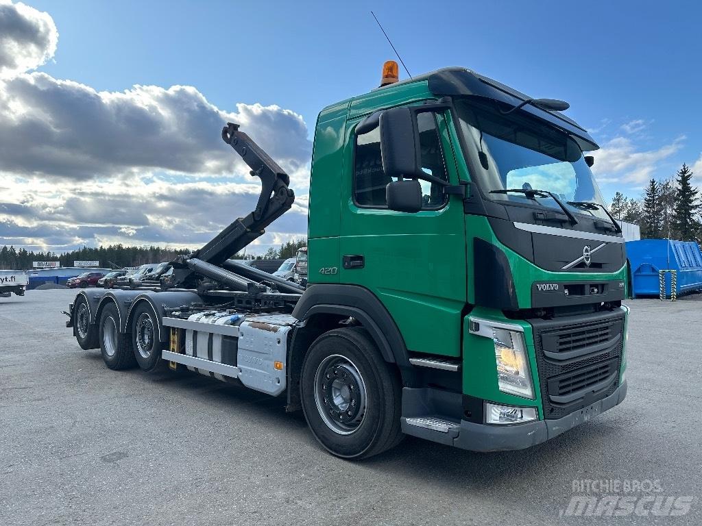 Volvo FM 420 8x2/4 Rol kiper kamioni sa kukom za podizanje tereta