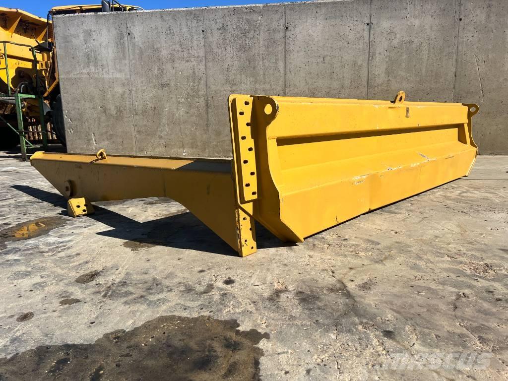 CAT TAILGATE CAT 735 Tailgates
