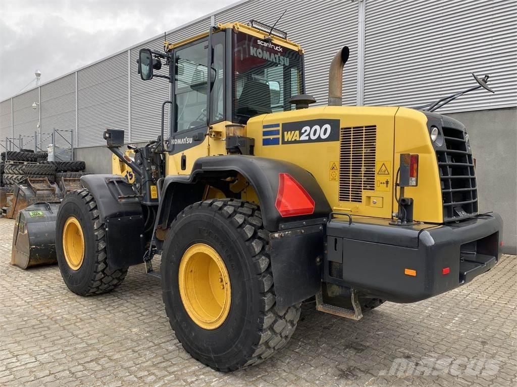 Komatsu WA200-7 Utovarivači na točkove