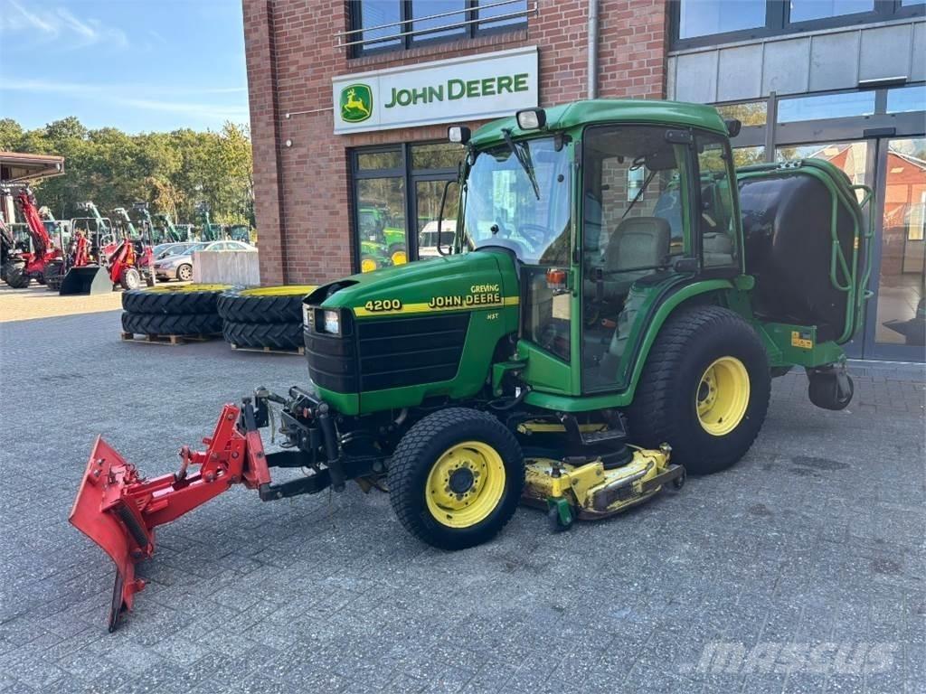 John Deere 4200 Manji traktori
