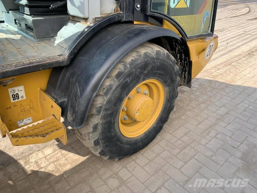 CAT 906 Utovarivači na točkove