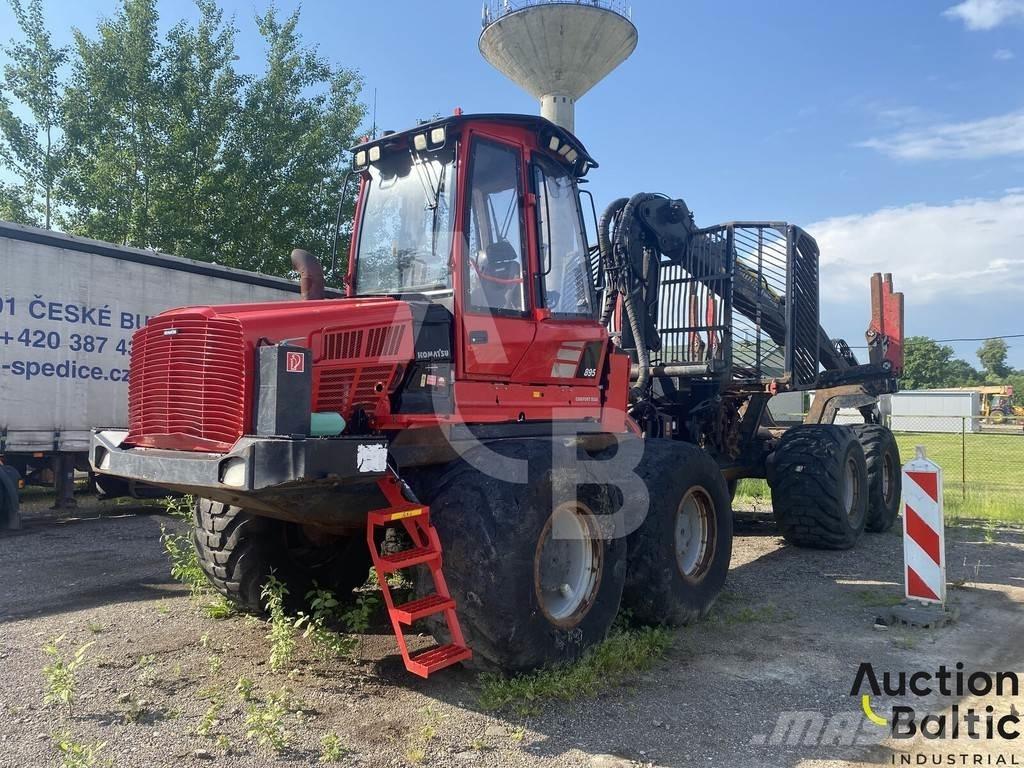 Komatsu 895 Forvarderi