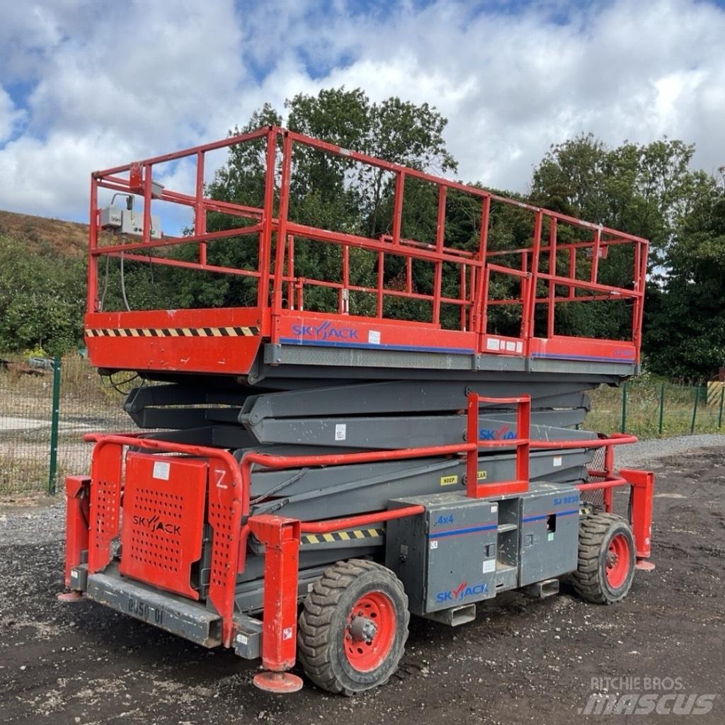 SkyJack SJ 9250 RT Makazaste platforme