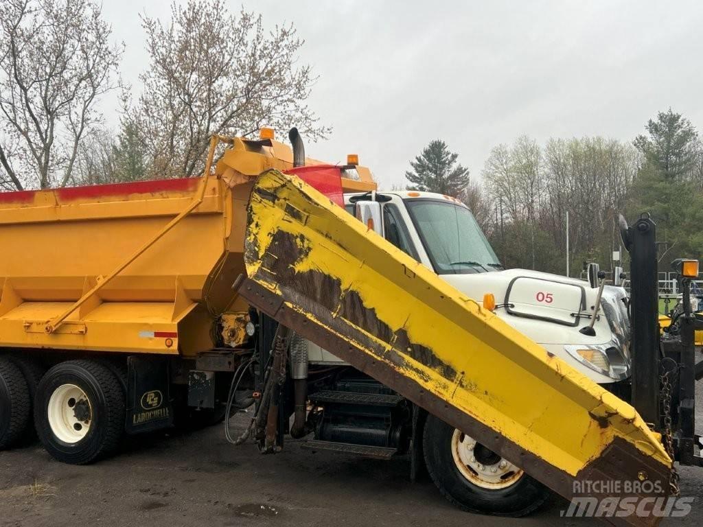 International 7400 Snežne daske i plugovi