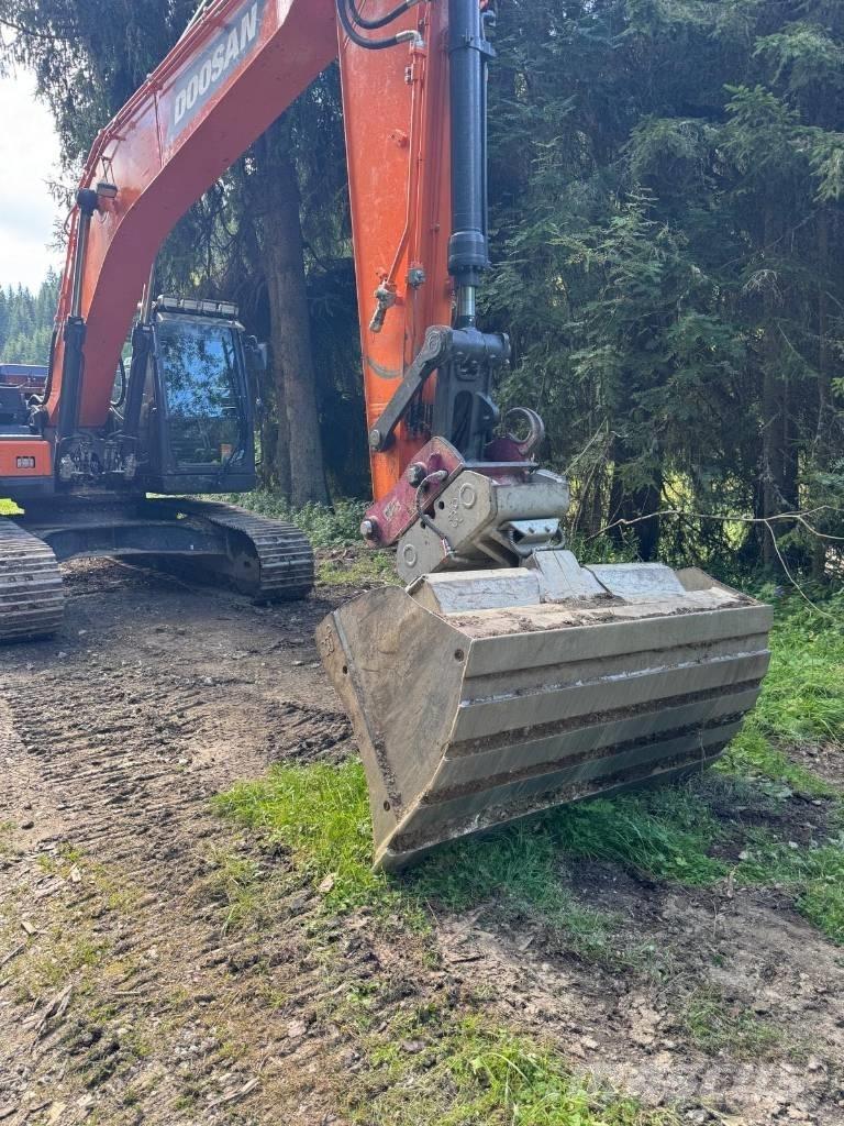Doosan DX 225 LC-7 Bageri guseničari