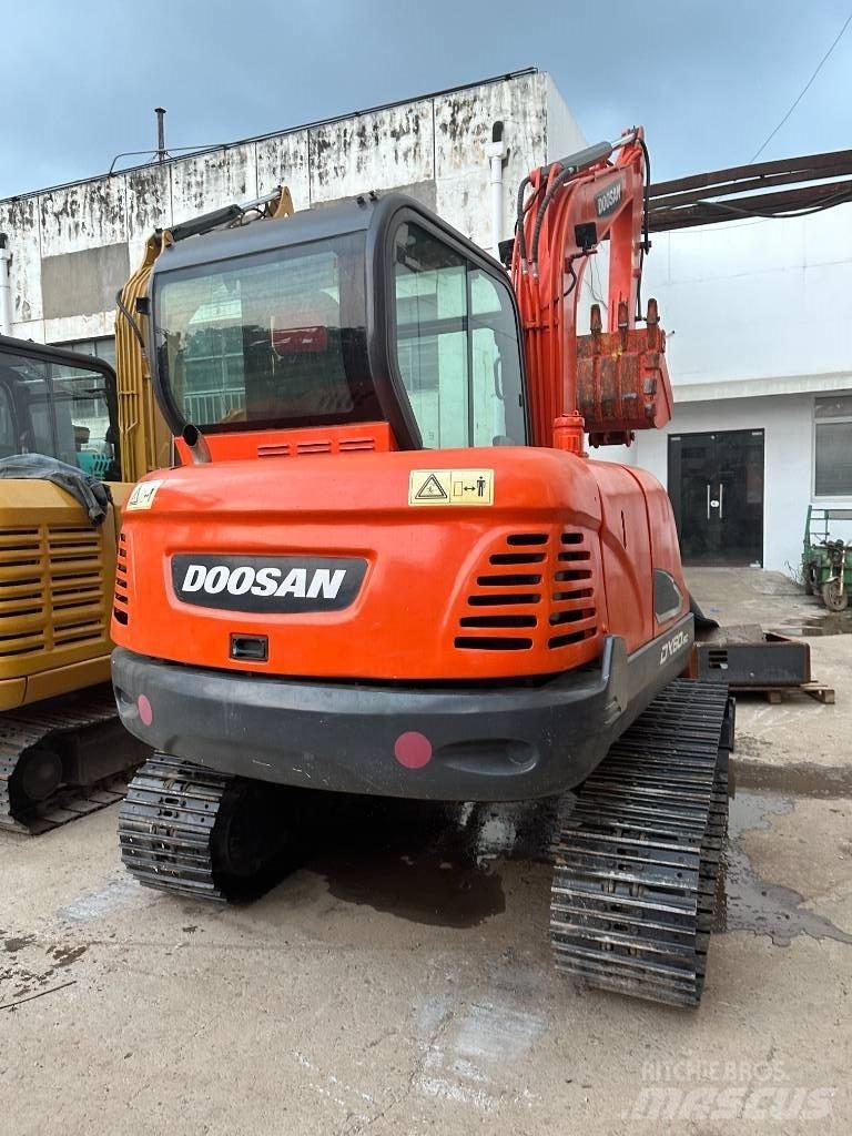 Doosan DX 60 Midi bageri 7t – 12t