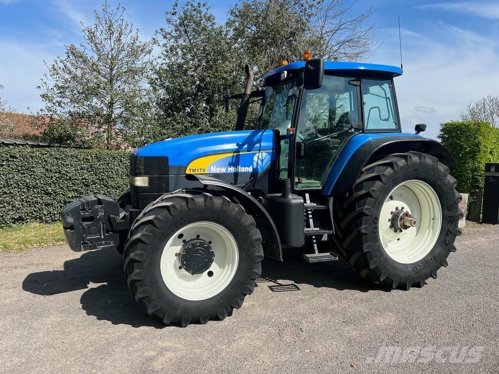 New Holland TM 175 Traktori