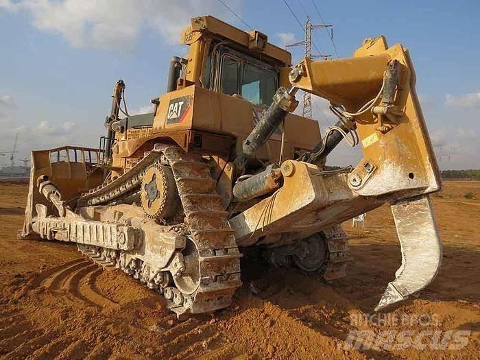 CAT D10 T Buldožeri guseničari