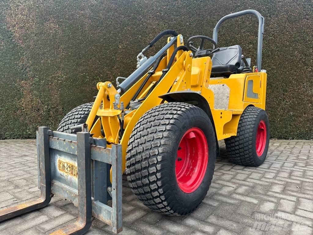 Knikmops KM 130 Višenamenski utovarivači