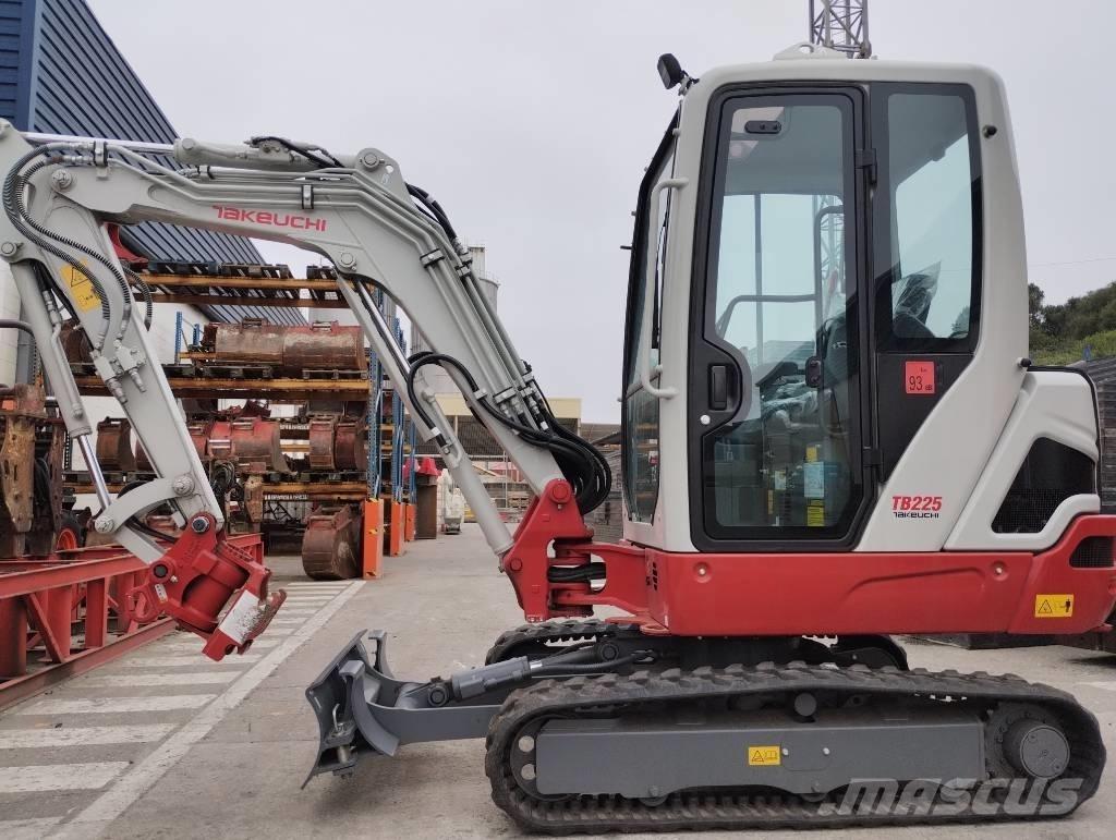 Takeuchi TB 225 Mini bageri < 7t