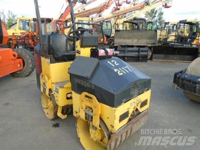 Bomag BW 900-2 Valjci sa duplim bubnjem