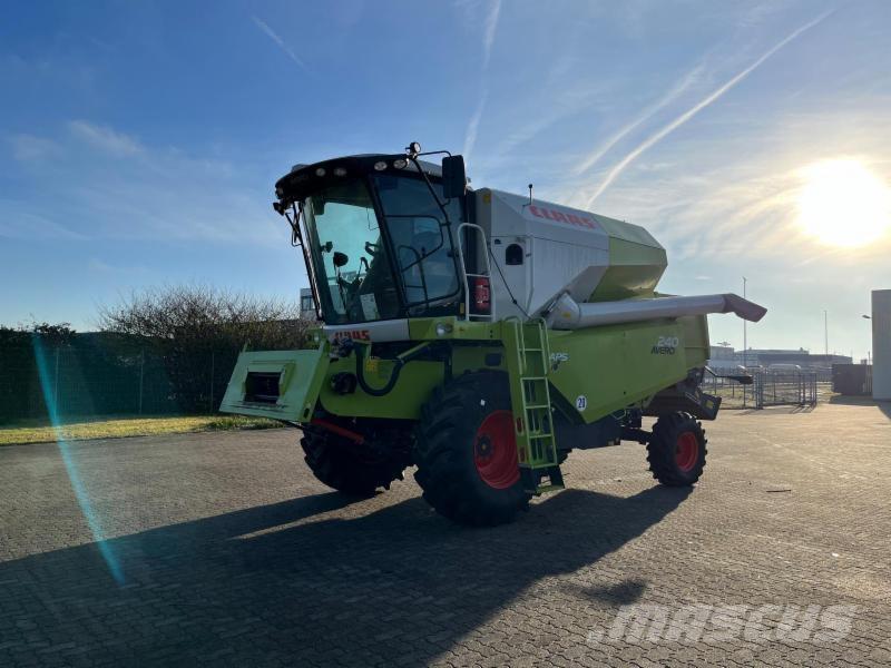 CLAAS AVERO 240 Kombajni