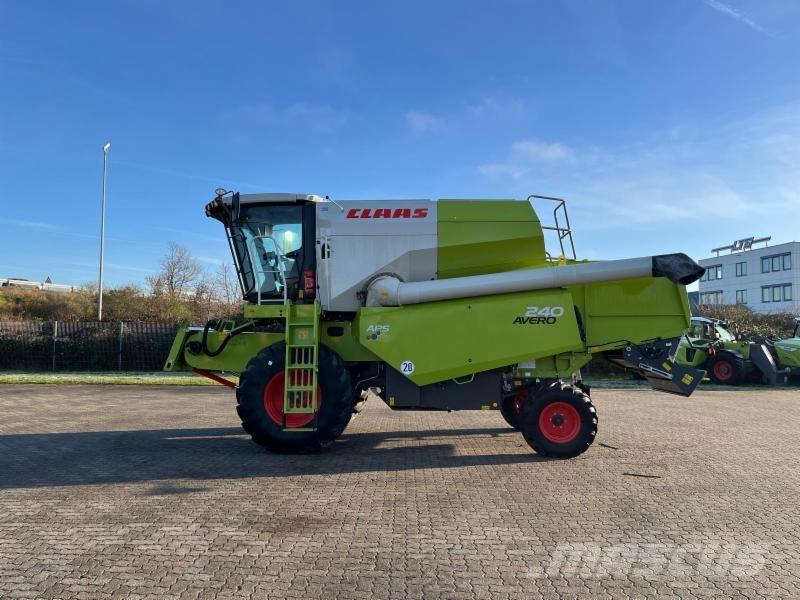 CLAAS AVERO 240 Kombajni