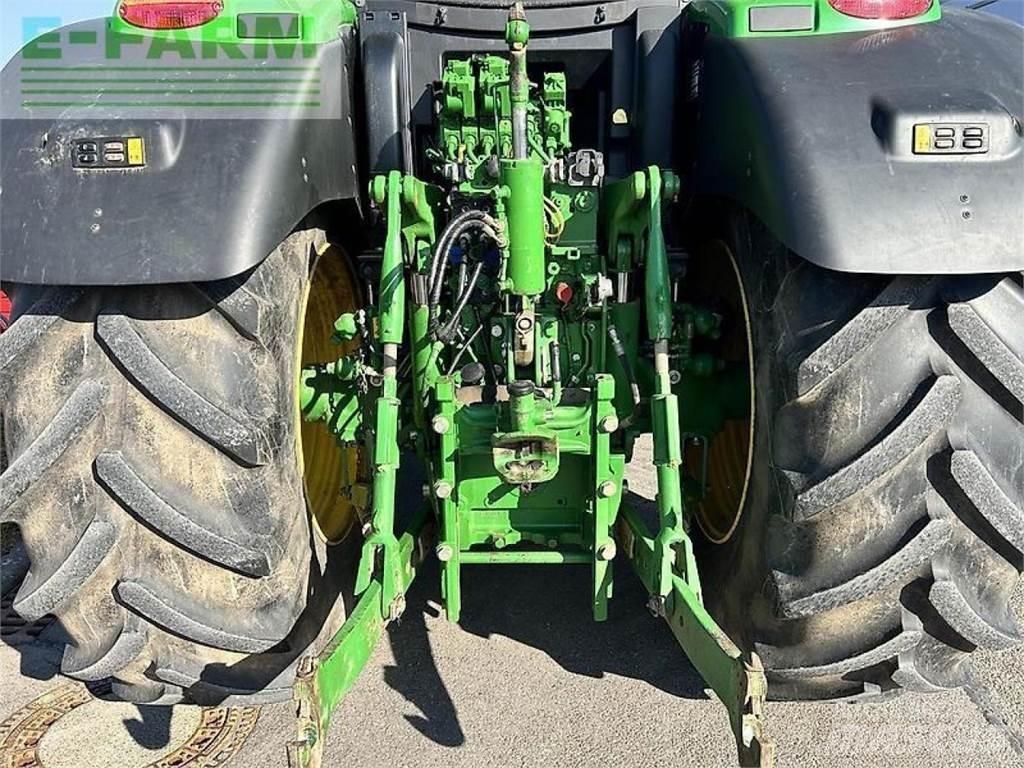 John Deere 6215r Traktori