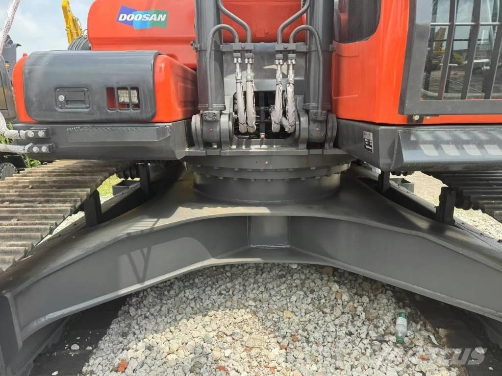 Doosan 300LC-9C Bageri guseničari