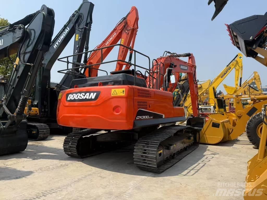 Doosan DX 300 LC Bageri guseničari