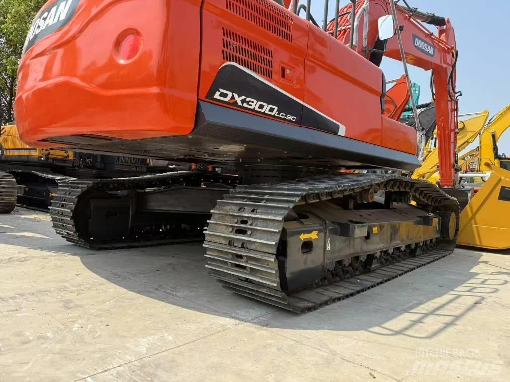 Doosan DX 300 LC Bageri guseničari