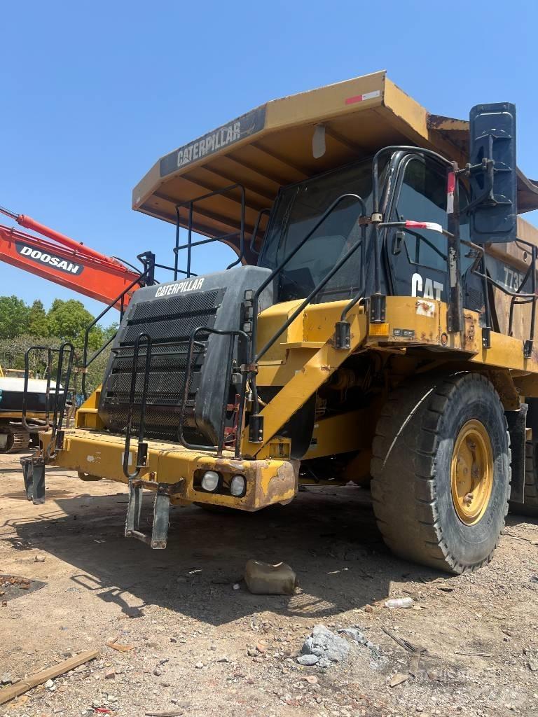 CAT 773 F Zglobni damperi