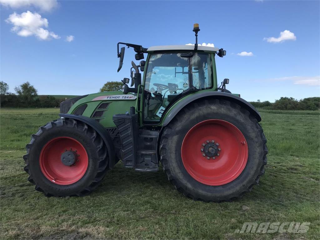 Fendt 724 Vario Traktori