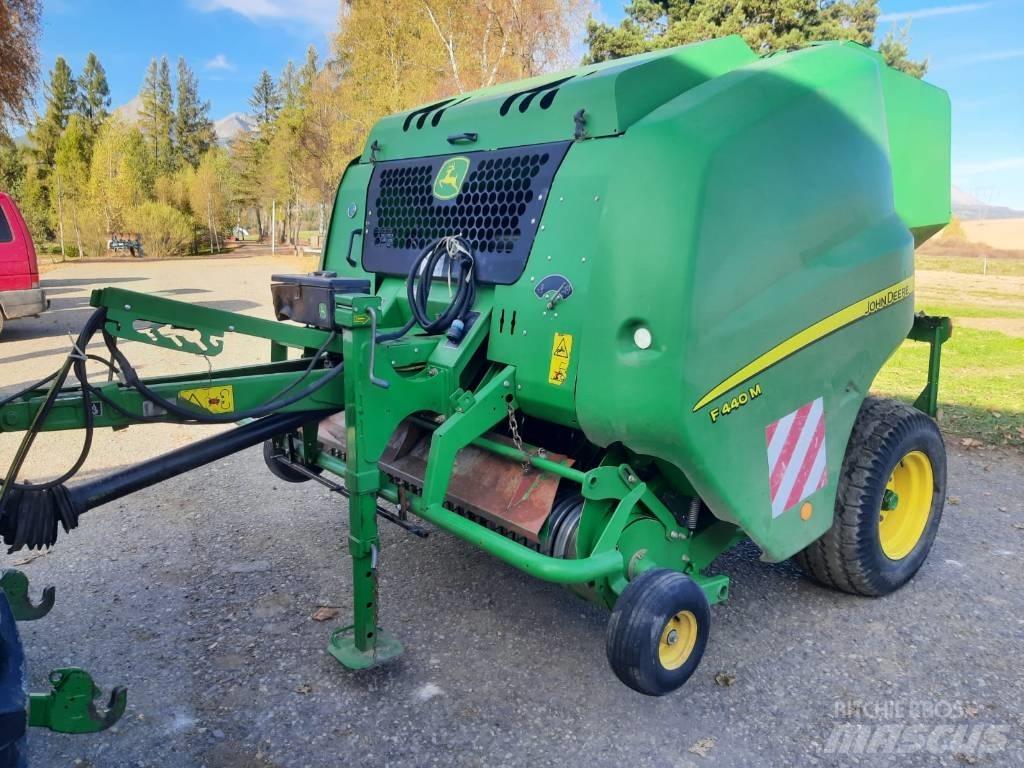 John Deere F 440 M Prese/balirke za rolo bale