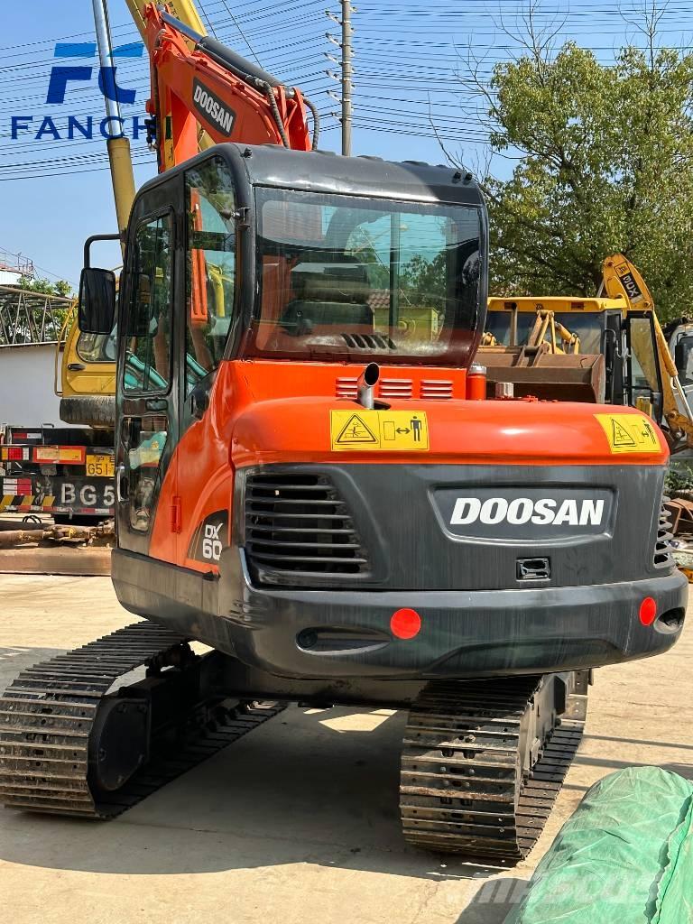 Doosan dx 60 Bageri guseničari