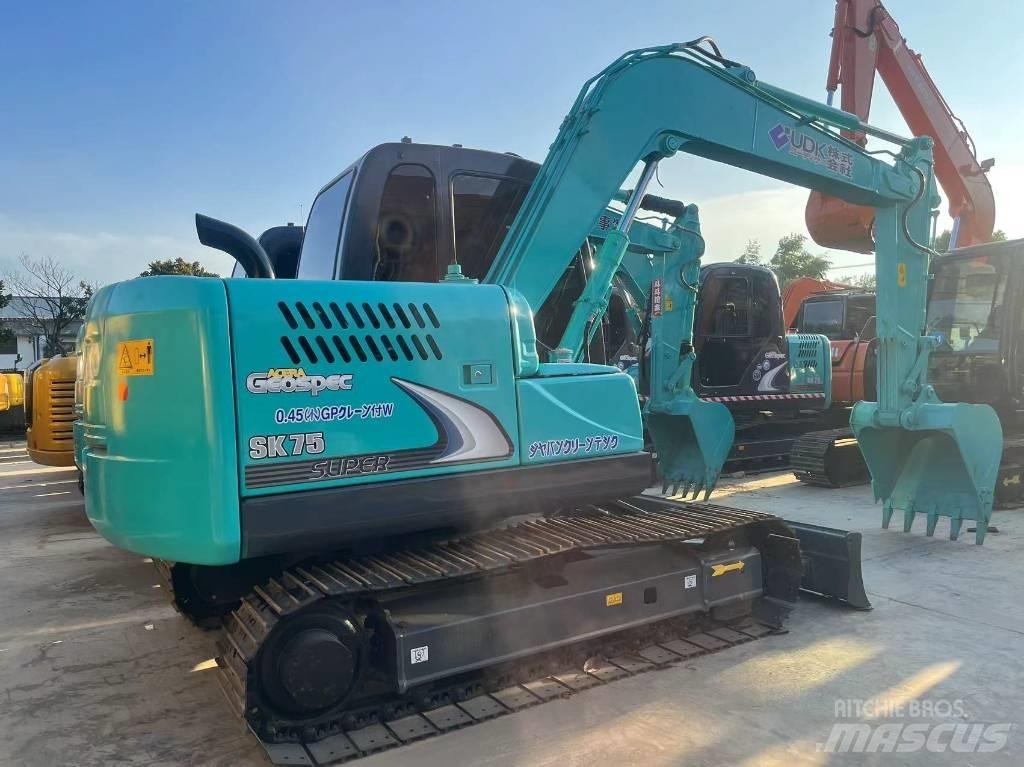 Kobelco SK75-8 Bageri guseničari