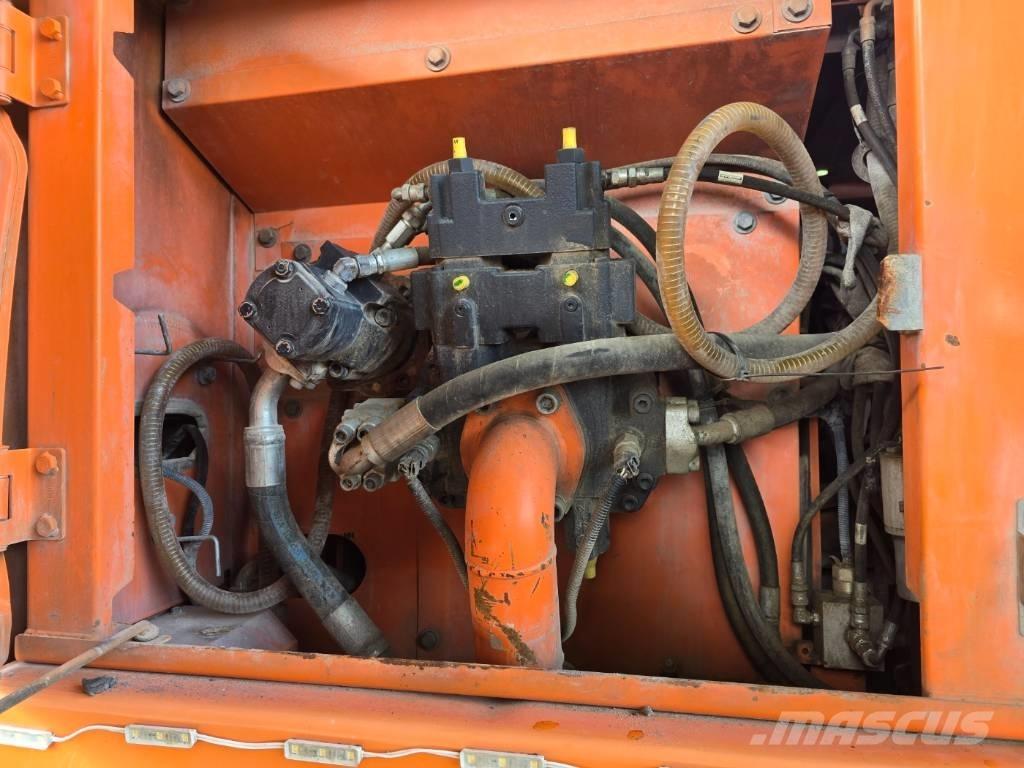 Doosan DX 210 W Bageri točkaši