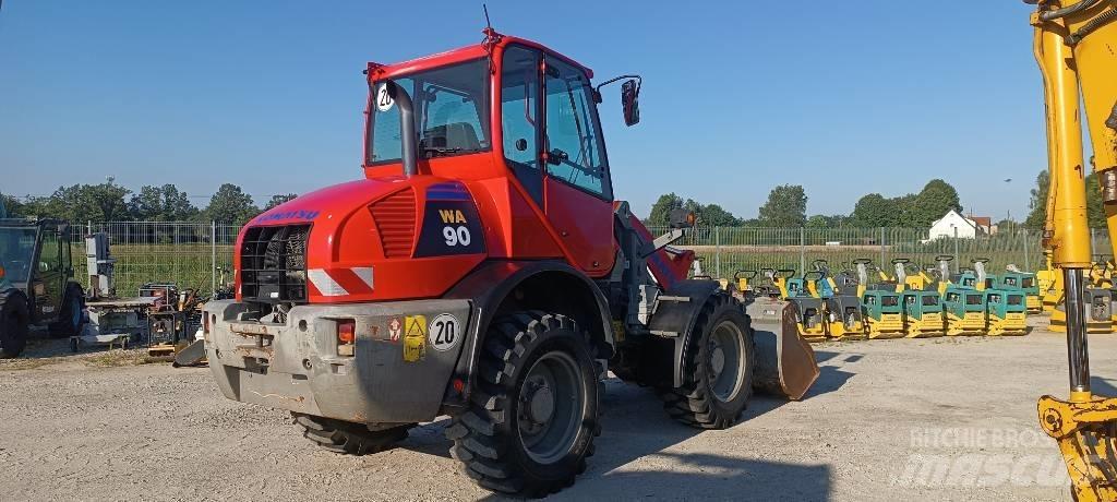 Komatsu WA 90 Utovarivači na točkove