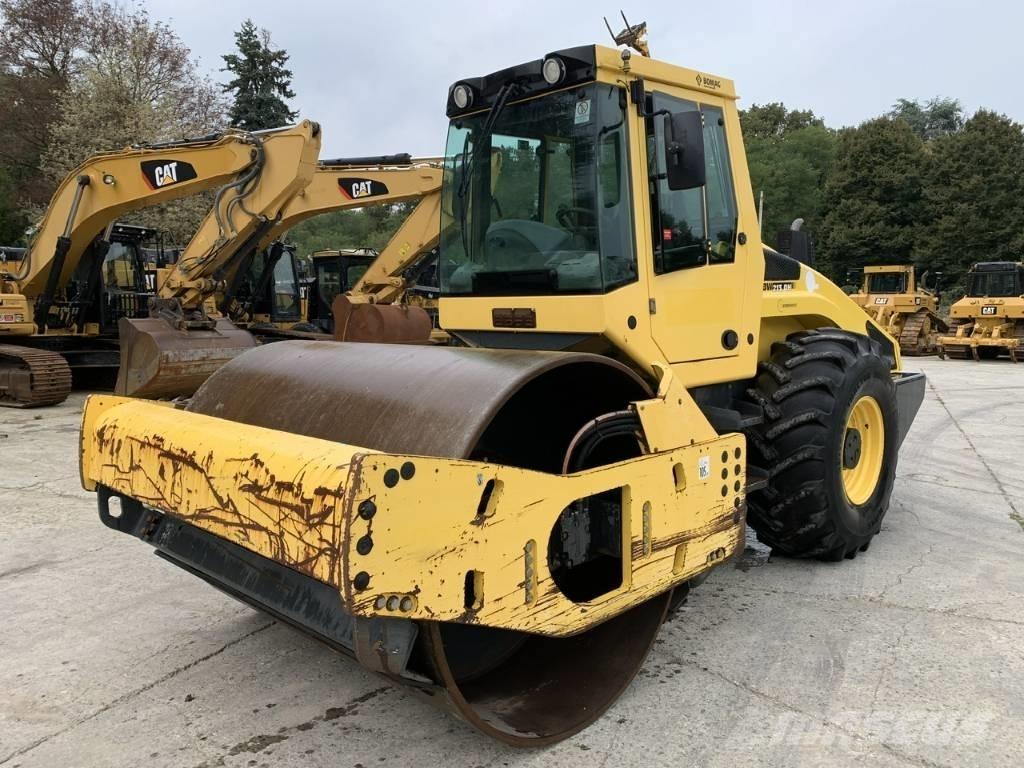 Bomag BW 213 D H-4 i Nabijači zemlje