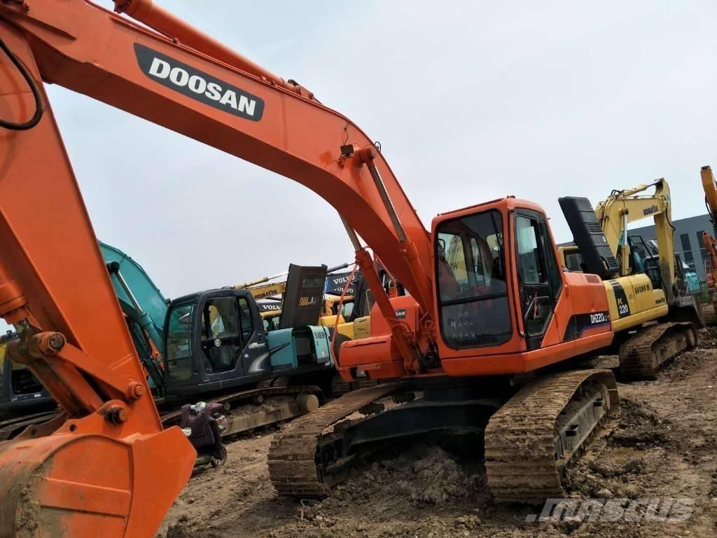 Doosan 225 Bageri guseničari
